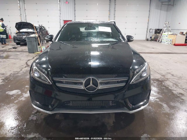 2015 Mercedes-benz C 300 Sport 4matic მანქანა იყიდება აუქციონზე, vin: 55SWF4KB1FU027957, აუქციონის ნომერი: 44016336