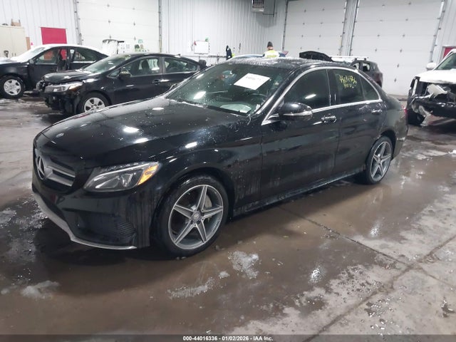 2015 Mercedes-benz C 300 Sport 4matic მანქანა იყიდება აუქციონზე, vin: 55SWF4KB1FU027957, აუქციონის ნომერი: 44016336