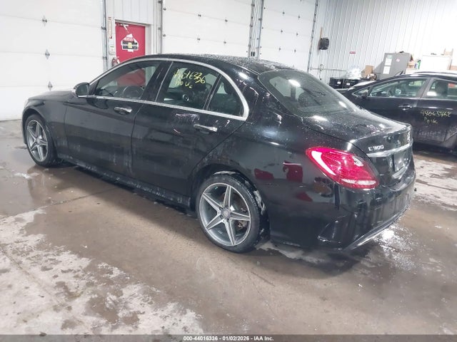 2015 Mercedes-benz C 300 Sport 4matic მანქანა იყიდება აუქციონზე, vin: 55SWF4KB1FU027957, აუქციონის ნომერი: 44016336