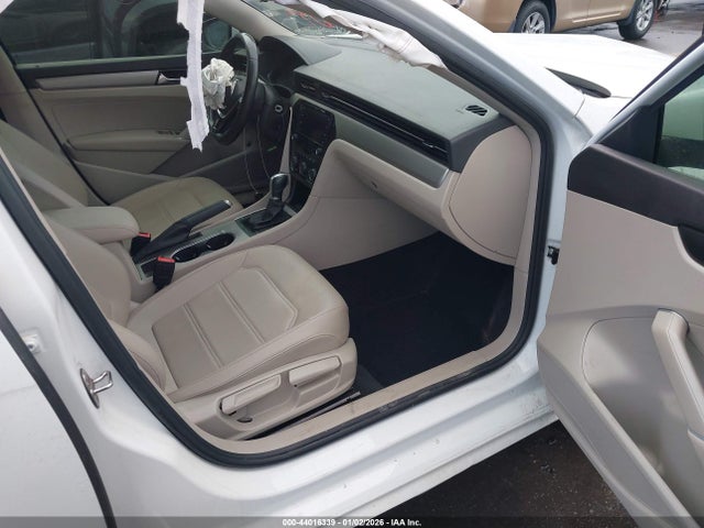 1VWWA7A35LC020821 Volkswagen Passat 2.0t Se