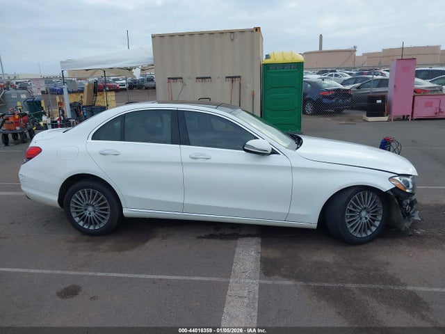 55SWF4KB7GU135484 Mercedes-Benz C 300 Luxury 4matic