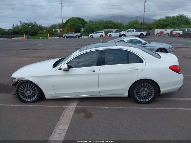 55SWF4KB7GU135484 Mercedes-Benz C 300 Luxury 4matic