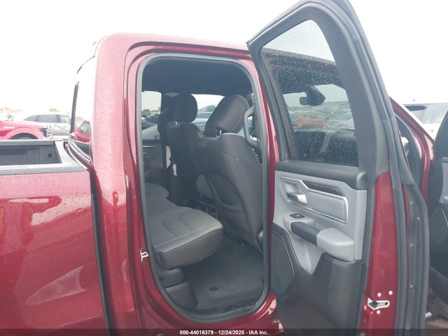1C6RREBT5NN358553 RAM 1500 Big Horn 4x2 6&#039;4 Box