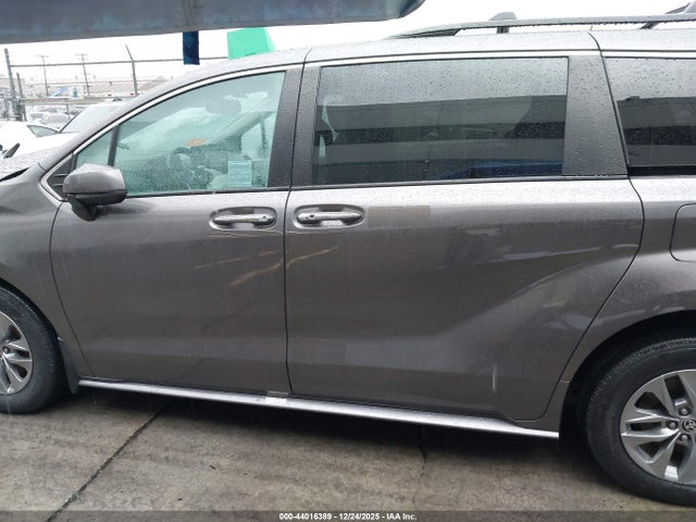 Aukcja sprzedaży 2023 Toyota Sienna Xle, vin: 5TDYRKEC0PS143710, numer aukcji: 44016389