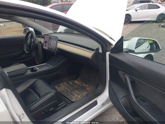 2021 TESLA MODEL 3 5YJ3E1EB4MF872672 Photo 4