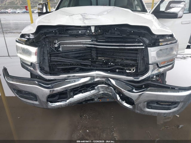 2024 Ram 2500 Laramie  4x4 6'4 Box მანქანა იყიდება აუქციონზე, vin: 3C6UR5FL0RG248321, აუქციონის ნომერი: 44016411