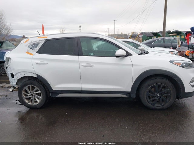 KM8J3CA29HU423883 Hyundai Tucson Eco