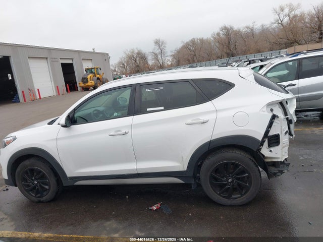 KM8J3CA29HU423883 Hyundai Tucson Eco