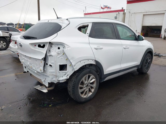 2017 HYUNDAI TUCSON KM8J3CA29HU423883 Photo 3