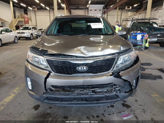 KIA SORENTO LX 2015 5XYKTCA63FG605377 Image 12