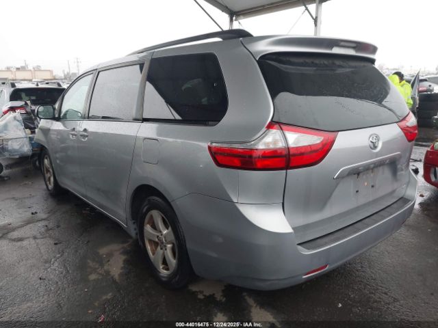 2017 TOYOTA SIENNA 5TDKZ3DC5HS773253 Photo 2