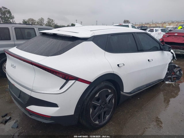 2025 KIA EV6 5XYC34JA4SG008571 Photo 3