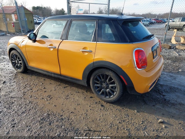 2015 MINI HARDTOP WMWXU3C52F2B58736 Photo 2