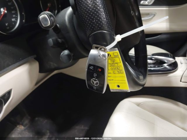 2017 MERCEDES-BENZ E 300 WDDZF4KB9HA099800 Photo 10