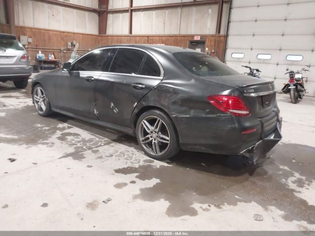 2017 MERCEDES-BENZ E 300 WDDZF4KB9HA099800 Photo 2