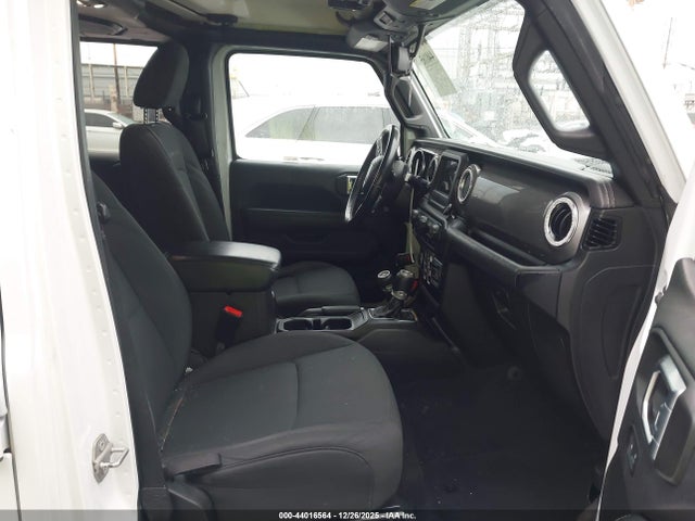 1C4HJXEN6MW645705 Jeep Wrangler Unlimited Sahara 4x4