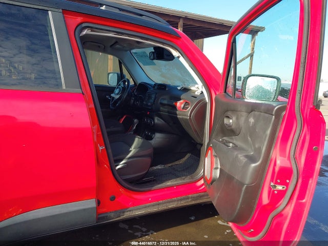 Jeep Renegade Trailhawk 2016 ZACCJBCT6GPC97727 Image 5