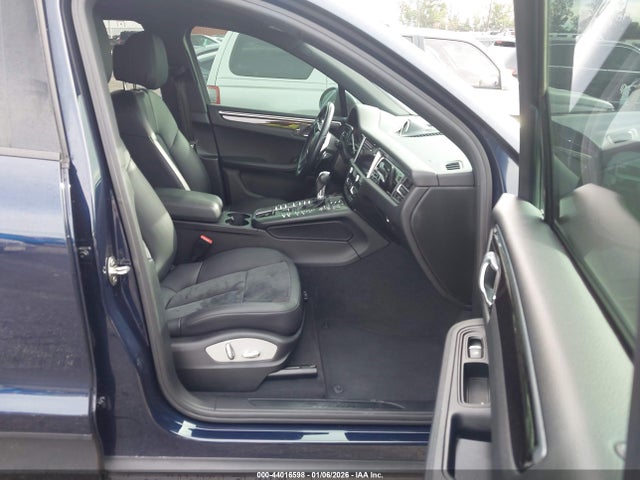 2019 PORSCHE MACAN WP1AA2A58KLB02072 Photo 4