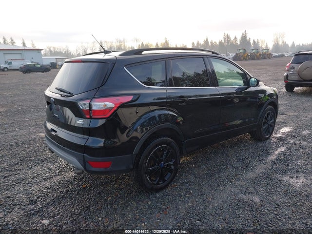 Ford ESCAPE SE 2018 1FMCU9GDXJUC47532 Image 4