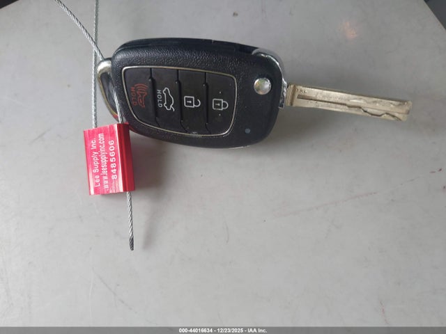 5NPE24AF1KH817140 Hyundai SONATA SE