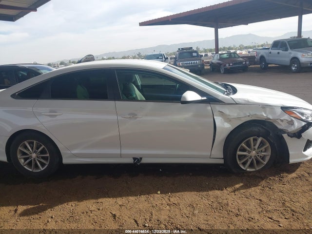 5NPE24AF1KH817140 Hyundai SONATA SE