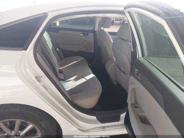 5NPE24AF1KH817140 Hyundai SONATA SE