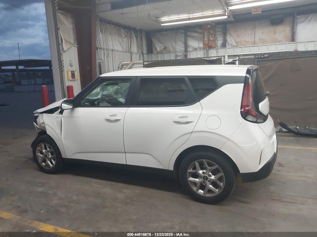 KNDJ23AU6P7201162 KIA SOUL LX