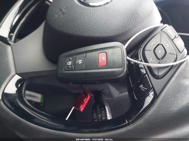 JTNKHMBX6L1064735 Toyota C-HR XLE