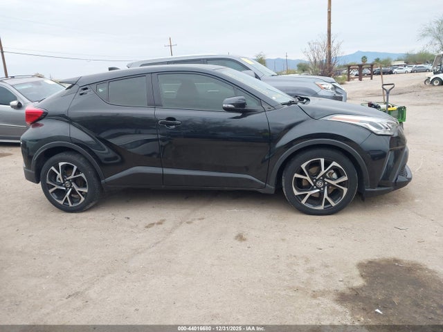 JTNKHMBX6L1064735 Toyota C-HR XLE