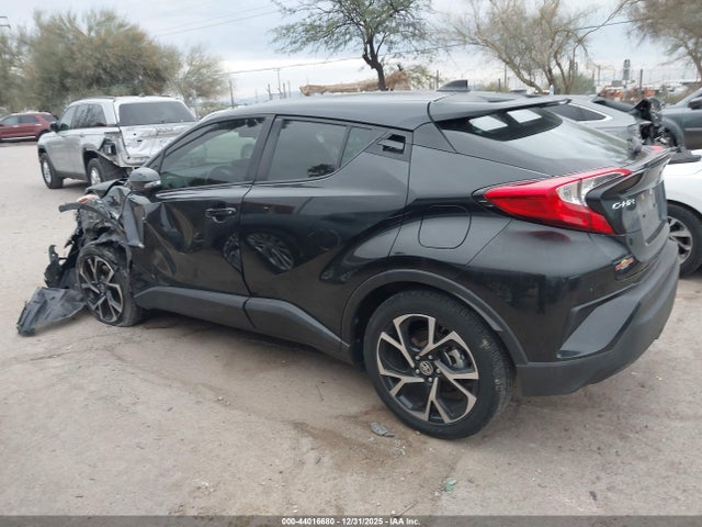 JTNKHMBX6L1064735 Toyota C-HR XLE
