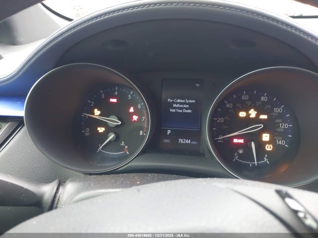 JTNKHMBX6L1064735 Toyota C-HR XLE