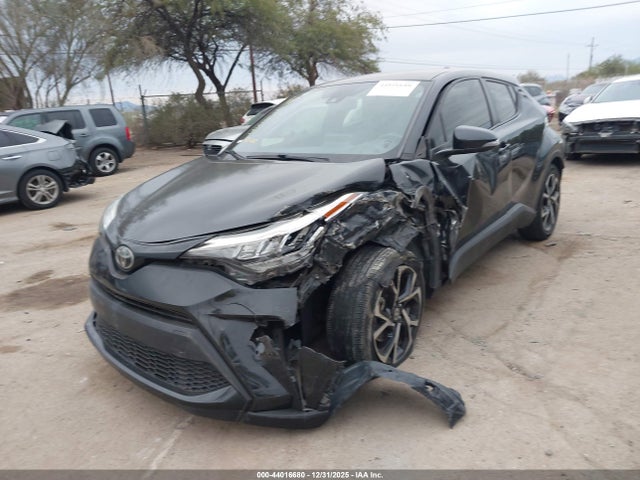 JTNKHMBX6L1064735 Toyota C-HR XLE