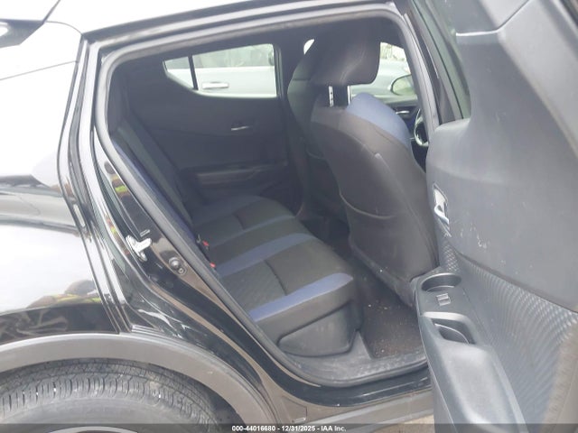 JTNKHMBX6L1064735 Toyota C-HR XLE