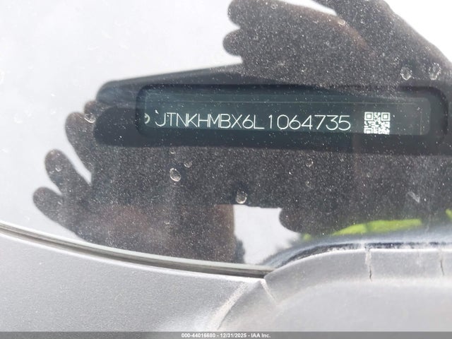 JTNKHMBX6L1064735 Toyota C-HR XLE