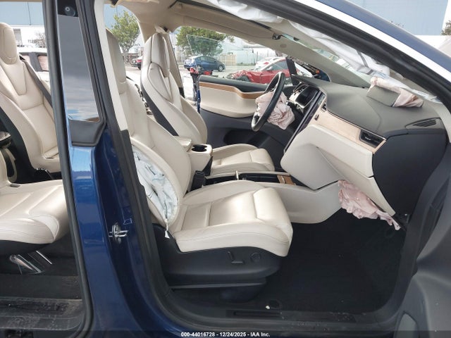 2019 TESLA MODEL X 5YJXCBE22KF162440 Photo 4