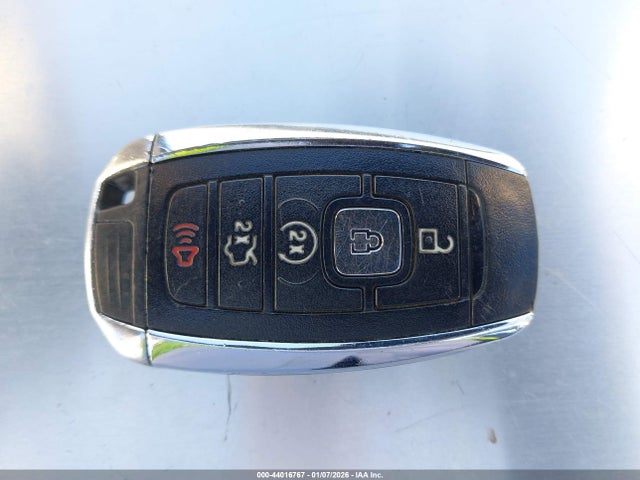 5LMCJ2C95HUL69367 Lincoln MKC SELECT