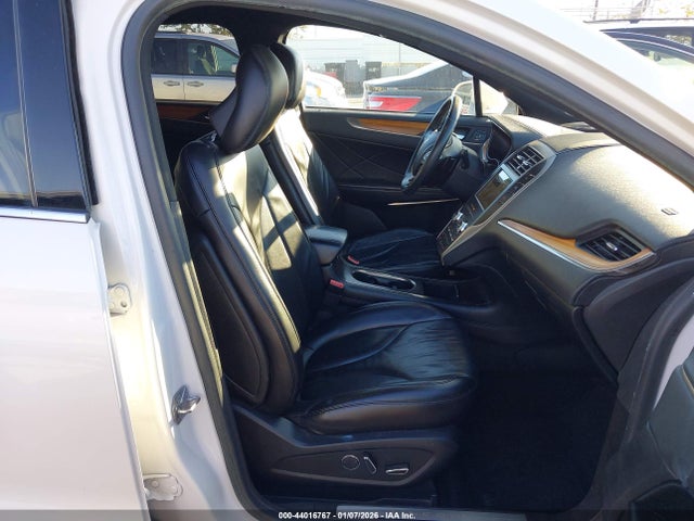 5LMCJ2C95HUL69367 Lincoln MKC SELECT
