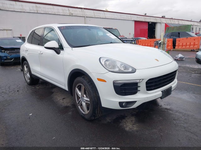 2016 PORSCHE CAYENNE WP1AA2A22GLA04619 Photo 0