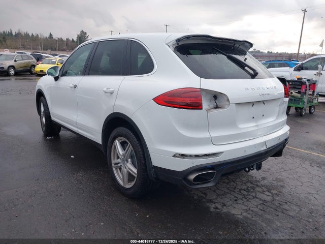 2016 PORSCHE CAYENNE WP1AA2A22GLA04619 Photo 2