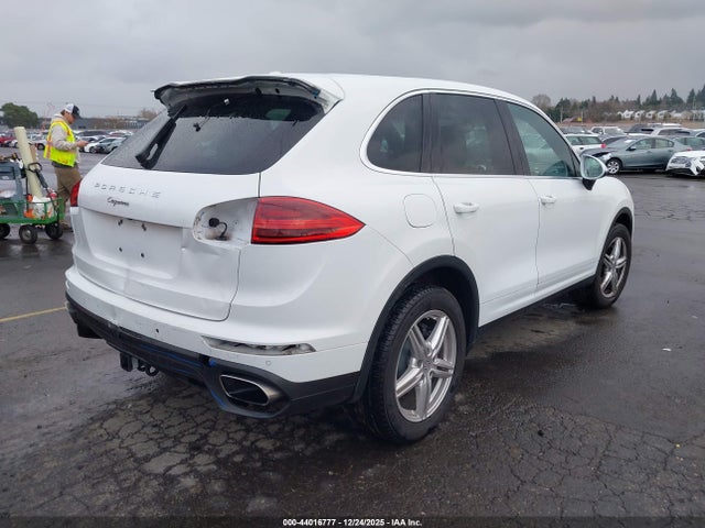 2016 PORSCHE CAYENNE WP1AA2A22GLA04619 Photo 3