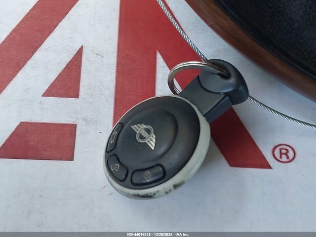 2009 MINI COOPER WMWMF335X9TW75646 Photo 10