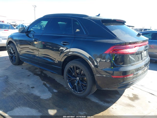 2021 AUDI Q8 WA1AVAF11MD007480 Photo 2