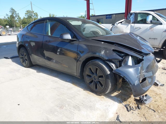 2025 TESLA MODEL Y 7SAYGDED2SF300017 Photo 0