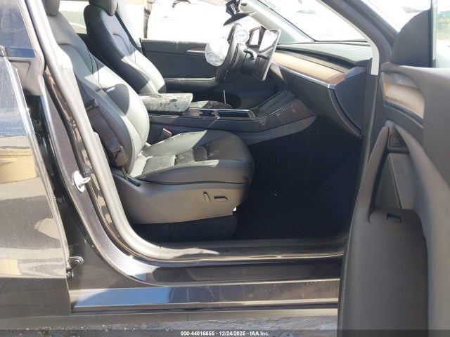 2025 TESLA MODEL Y 7SAYGDED2SF300017 Photo 4
