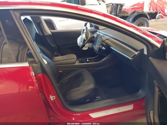 44016862 :رقم المزاد ، 5YJ3E1EA5JF057495 vin ، 2018 Tesla Model 3 Long Range/mid Range مزاد بيع
