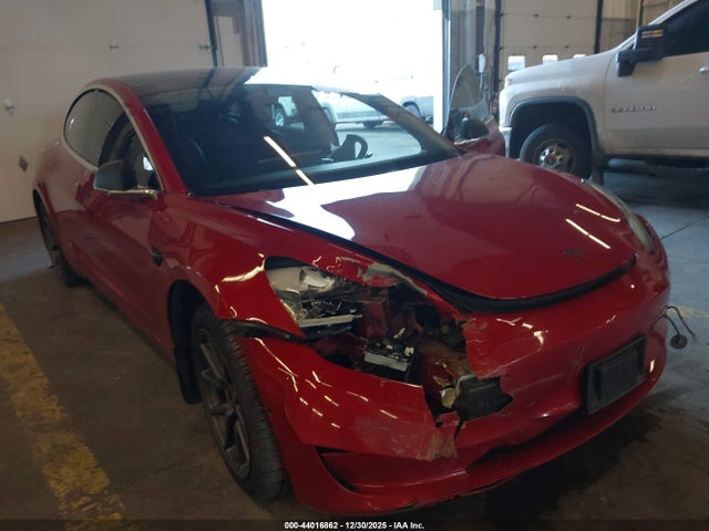 44016862 :رقم المزاد ، 5YJ3E1EA5JF057495 vin ، 2018 Tesla Model 3 Long Range/mid Range مزاد بيع