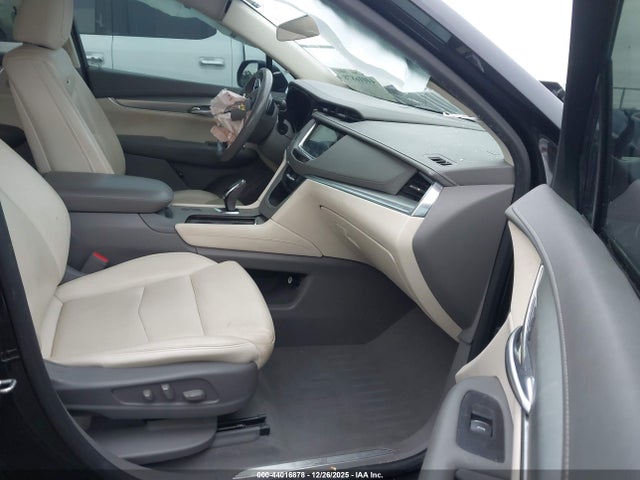 2017 CADILLAC XT5 1GYKNBRS0HZ234537 Photo 4