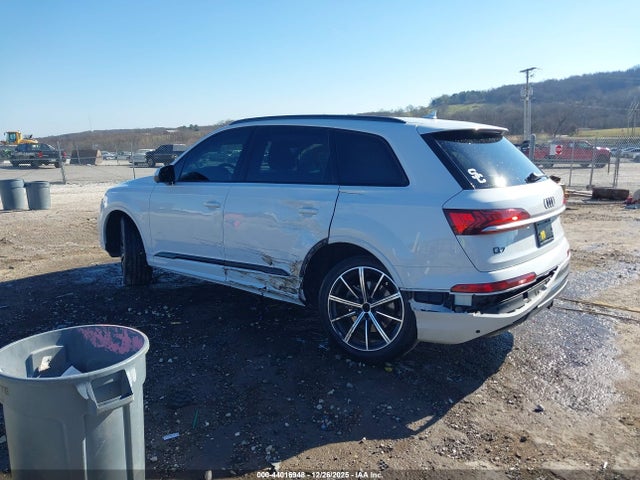 2021 AUDI Q7 WA1LXAF7XMD039643 Photo 2