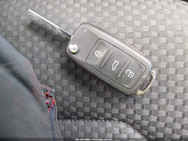 Продаж на аукціоні авто 2015 Volkswagen Passat 1.8t S, vin: 1VWAT7A37FC002099, номер лоту: 44016966