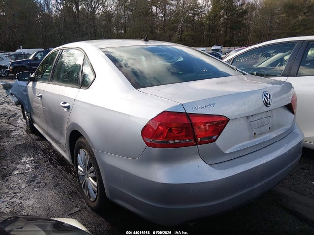 Продаж на аукціоні авто 2015 Volkswagen Passat 1.8t S, vin: 1VWAT7A37FC002099, номер лоту: 44016966